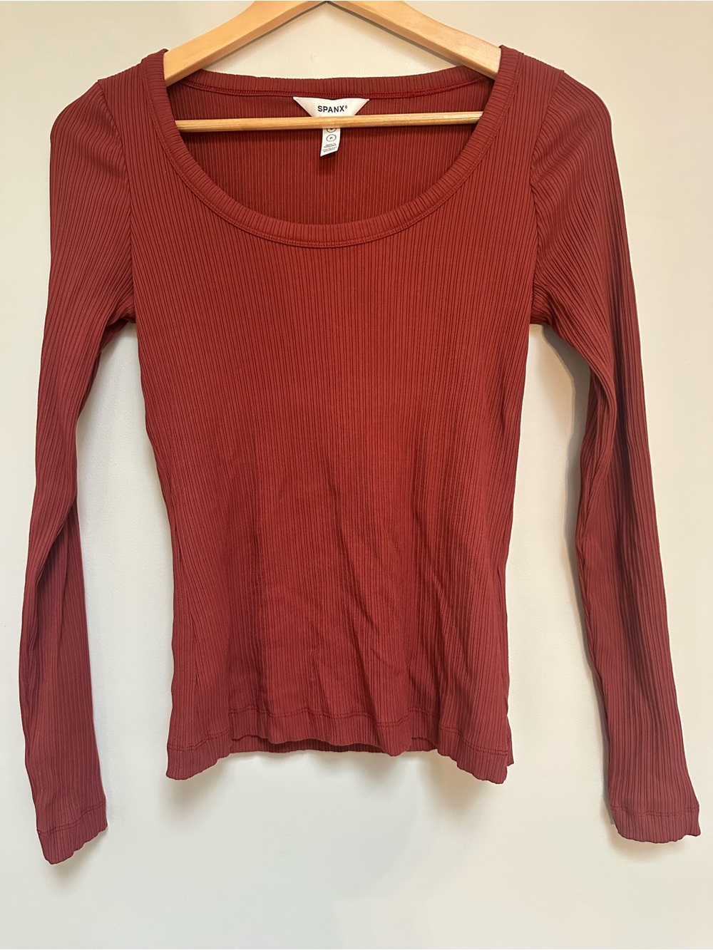 Spanx Ribbed Long Sleeve Scoop‑Neck Top Women’s Small Rust Stretchy